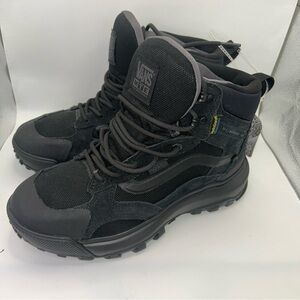 Vans MTE Crestline Waterproof Men's Sz 7 Triple Black Hiking Boots (500264) NEW